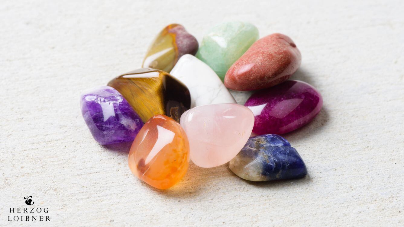 Bedeutung & Wirkung des Edelsteins: Unsere Farbedelsteine im Überblick